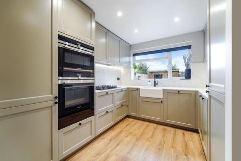 2 bedroom maisonette for sale, Rosedale Court, London Road, Stoneleigh