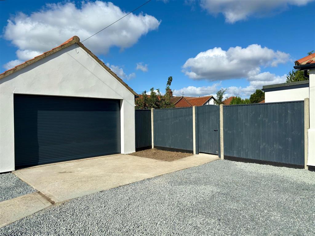 DBL GARAGE.jpg