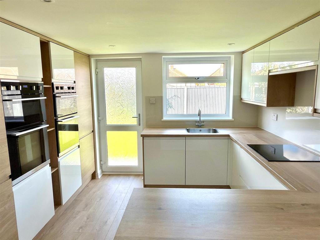 KITCHEN AREA.jpg