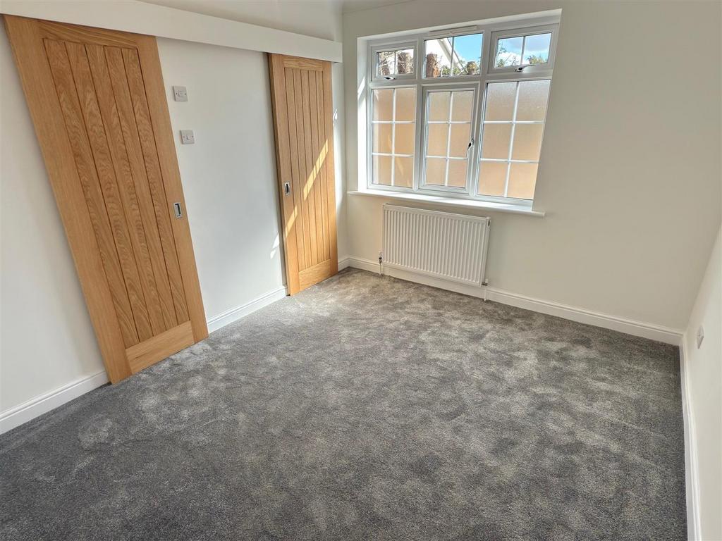 MASTER BEDROOM.jpg