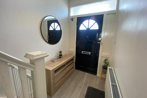 3 bedroom terraced house for sale, Hertford Road Ilford IG2 7HQ