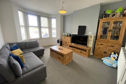 3 bedroom terraced house for sale, Hertford Road Ilford IG2 7HQ