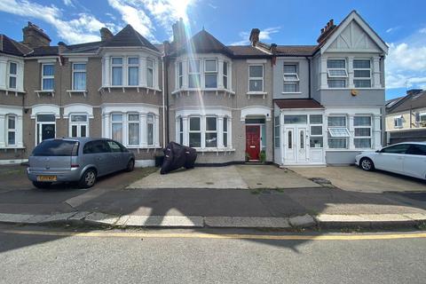 3 bedroom terraced house for sale, Hertford Road Ilford IG2 7HQ