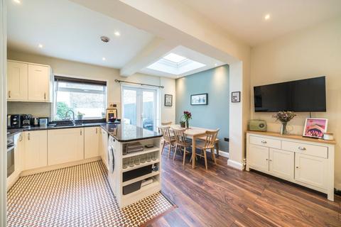 5 bedroom house for sale, Pevensey Road, London SW17