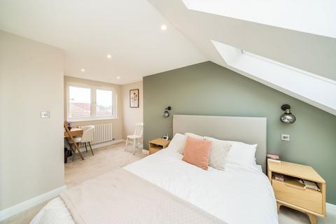 5 bedroom house for sale, Pevensey Road, London SW17