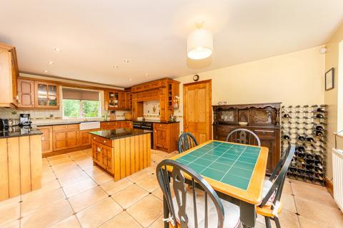 undefined, Rowen, Conwy, LL32
