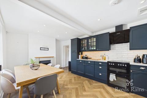 2 bedroom end of terrace house to rent, Knowler Hill, West Yorkshire WF15