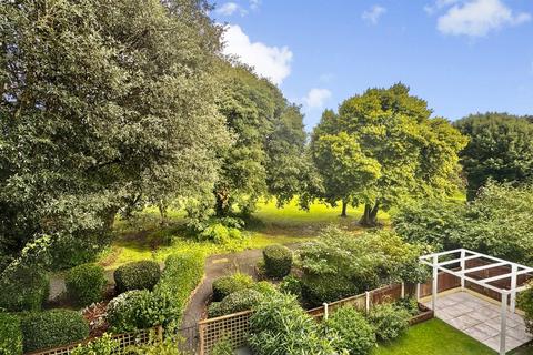 Flat C, 10 Augusta Gardens, Folkestone, CT20 2RR