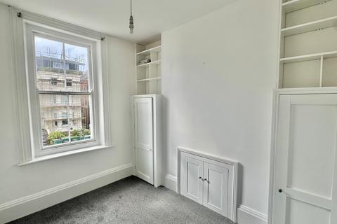 Flat C, 10 Augusta Gardens, Folkestone, CT20 2RR