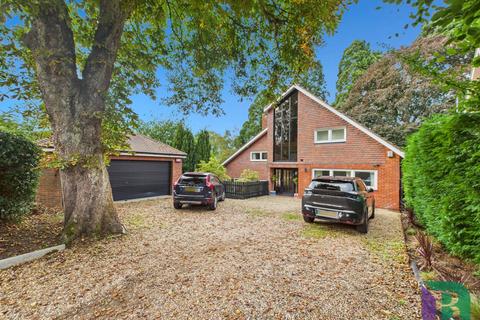 5 bedroom detached house for sale, Silverbirches Lane, Woburn Sands MK17