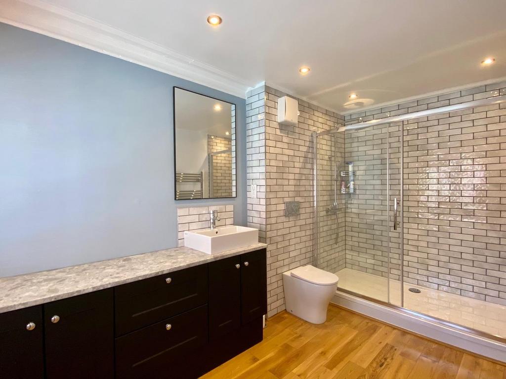 En Suite Shower Room