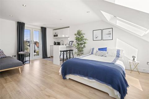 34 Manor Road, Richmond, TW9 1YB