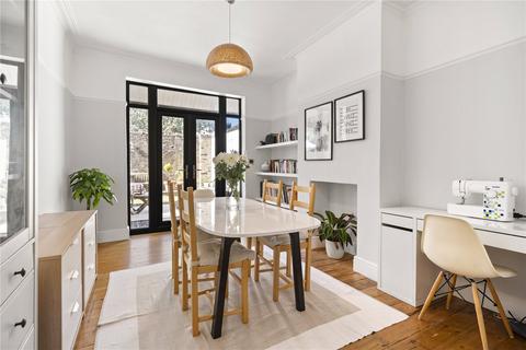 34 Manor Road, Richmond, TW9 1YB