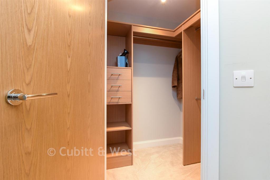 Walk-In Wardrobe