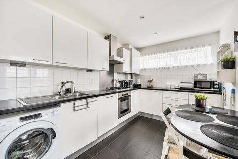 2 bedroom flat for sale, Solar House, Wood Green, London, N22