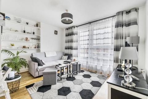 2 bedroom flat for sale, Solar House, Wood Green, London, N22