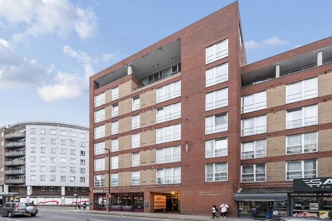 Solar House, Wood Green, London, N22