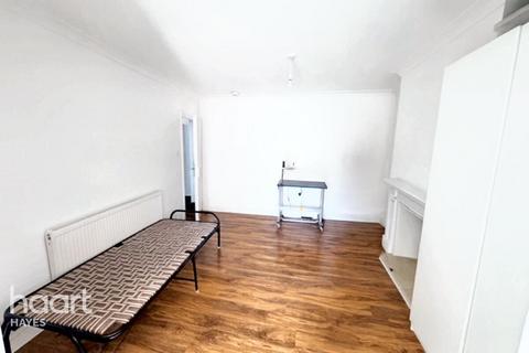 2 bedroom maisonette for sale, Silverdale Gardens, Hayes