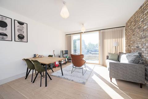 2 bedroom flat to rent, Mile End Road, Tower Hamlets, London, E1
