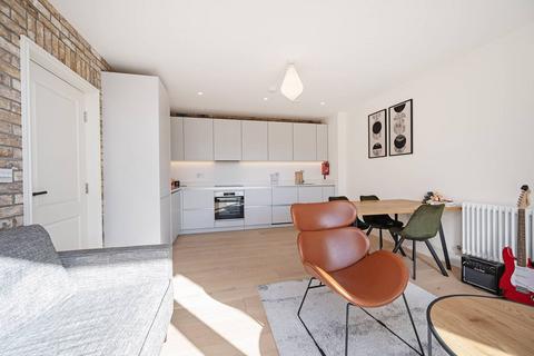 2 bedroom flat to rent, Mile End Road, Tower Hamlets, London, E1