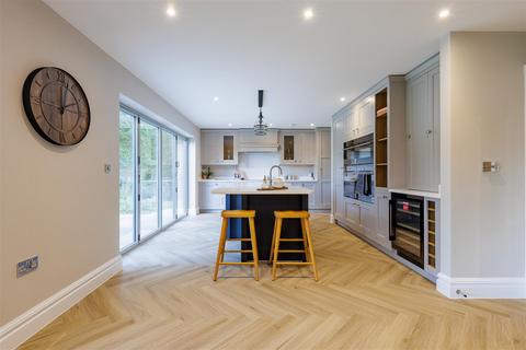 undefined, Normandy, Guildford