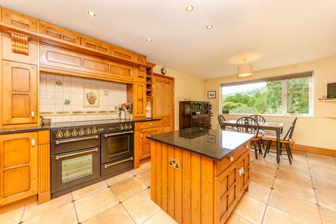 undefined, Rowen, Conwy, LL32