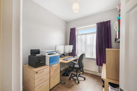 5 bedroom semi-detached house for sale, Hillcrest, Winchmore Hill, London, N21