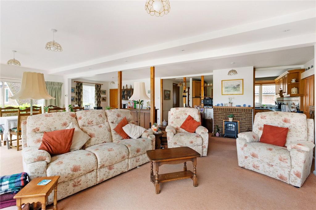 Sitting/Dining Room