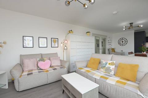 3 bedroom flat for sale, Property at  Sandpiper Drive, Edinburgh, EH6 6QJ