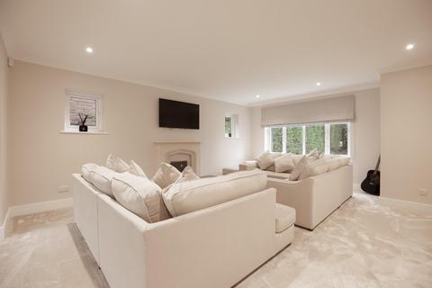 undefined, Park Lane, Hale