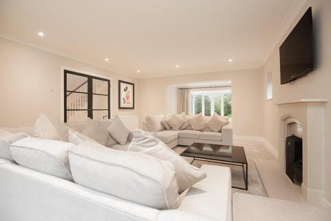 undefined, Park Lane, Hale