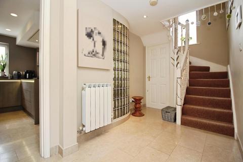 undefined, Devenports Hill, Bushby, LE7