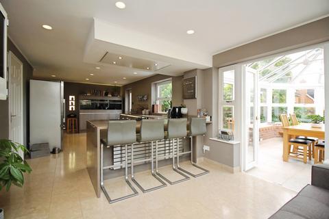 undefined, Devenports Hill, Bushby, LE7