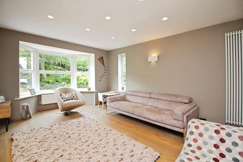 undefined, Devenports Hill, Bushby, LE7