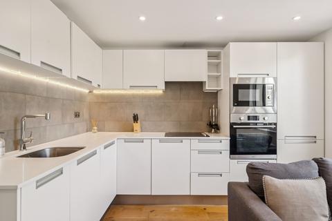 1 bedroom apartment to rent, Alleyn Court, Sussex Gardens, W2