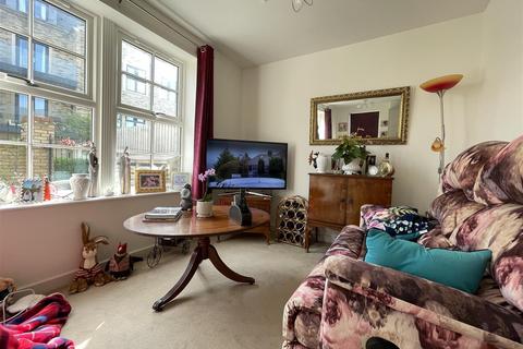 3 bedroom semi-detached house for sale, Barker Close, Salisbury SP2