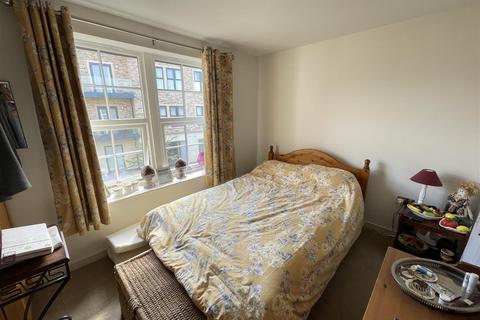 3 bedroom semi-detached house for sale, Barker Close, Salisbury SP2
