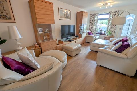 2 bedroom semi-detached bungalow for sale, Broomknowe, Cumbernauld G68