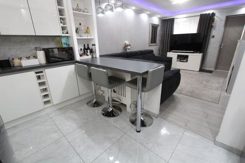 2 bedroom terraced house for sale, Perry Close, Dudley DY2