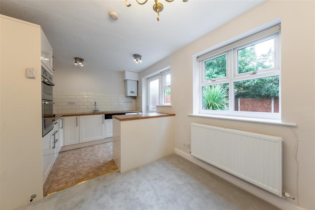 11 Brookfield Close-005.jpg