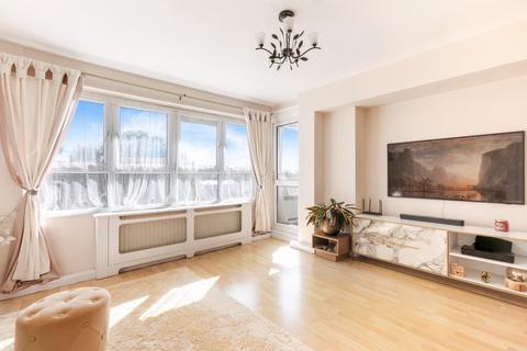 2 bedroom apartment for sale, Merland Rise, Tadworth KT20