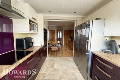 4 bedroom detached house for sale, Pinewood Gardens, North Cove, Beccles