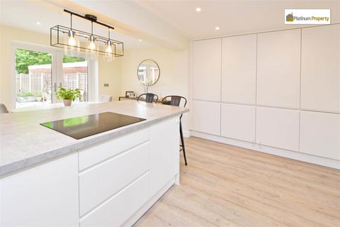 3 bedroom detached house for sale, Fulmar Place, Stoke-On-Trent ST3