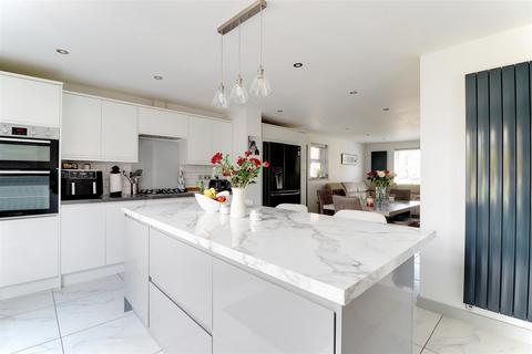 4 bedroom detached house for sale, Harewood Crest, Brough