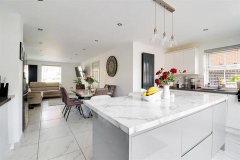 4 bedroom detached house for sale, Harewood Crest, Brough