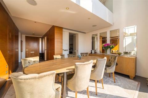 4 bedroom flat to rent, Cromwell Road, London SW7
