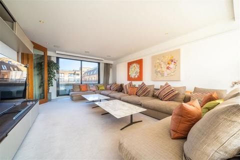 4 bedroom flat to rent, Cromwell Road, London SW7