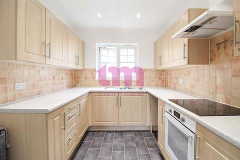 undefined, Caspian Way, Purfleet