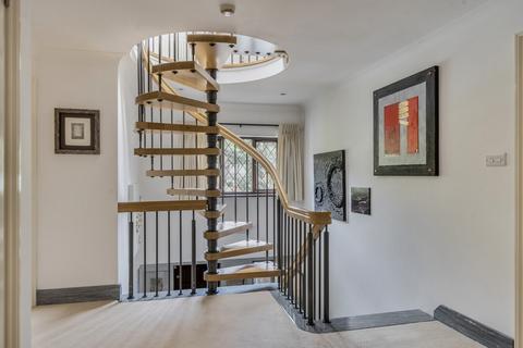 undefined, Leatherhead Road, Oxshott, KT22