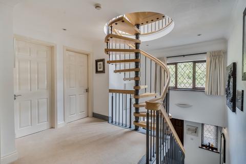 5 bedroom detached house for sale, Leatherhead Road, Oxshott, Leatherhead, Surrey, KT22